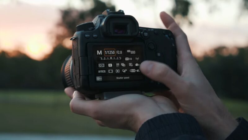 Camera In Action - Nishika 8000 4-Lenses 3D Camera
